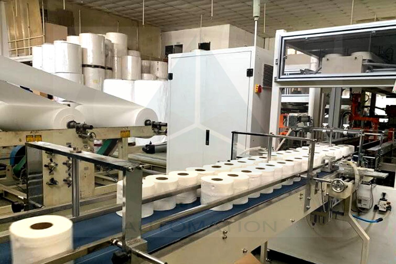 Dây chuyền gia công giấy cuộn ứng dụng biến tần để điều khiển tốc độ cấp giấy, băng tải và các cơ cấu xử lý thành phẩm.